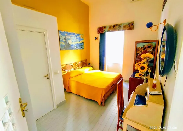 Naif Naples