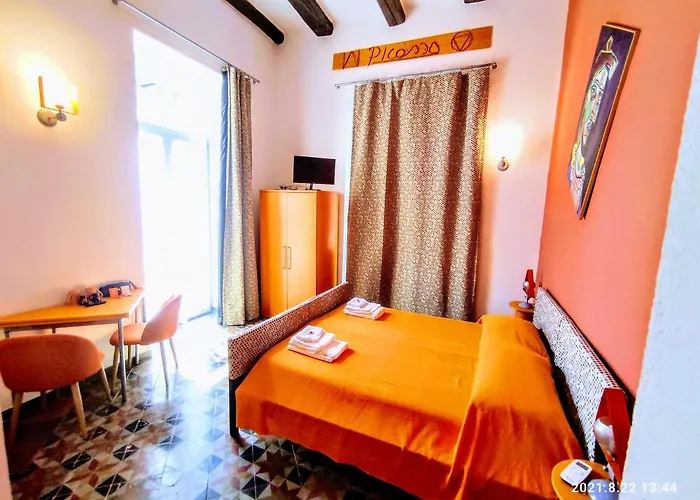 Naif 4* Naples